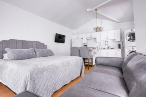 Cozy Private Studio in Granada Hills Near CSUN, Universal
